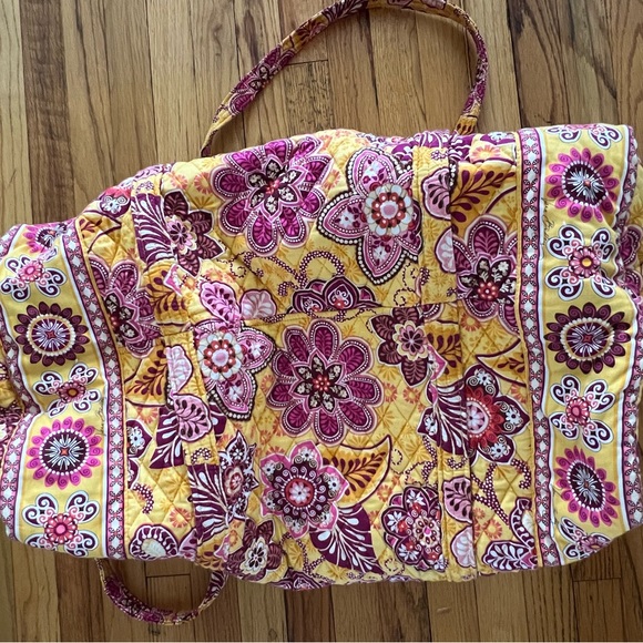Large & Small Vera Bradley duffel bags - Picture 5 of 6